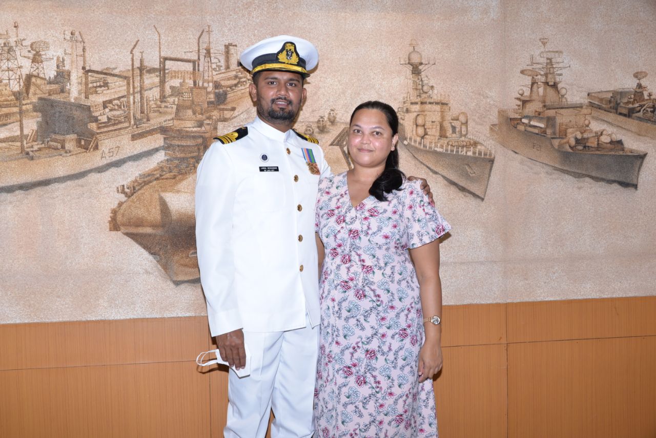 Long G 'F' 82.053 Passing Out Image 6