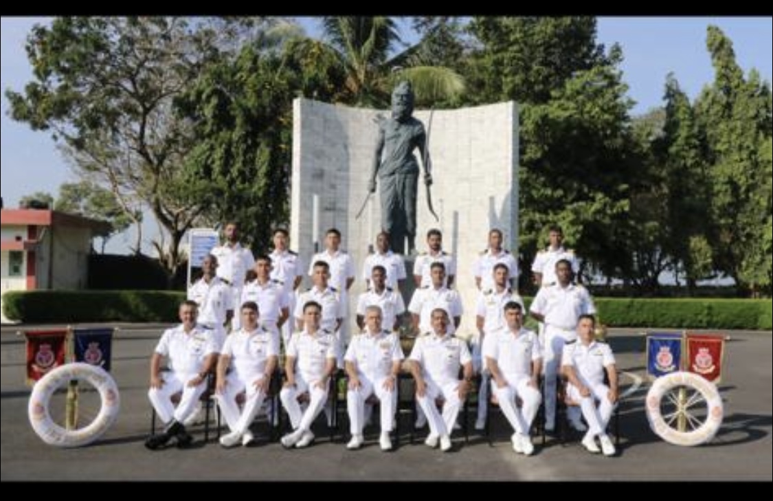 Long G Foreign (082.0055) Passiing out parade Image