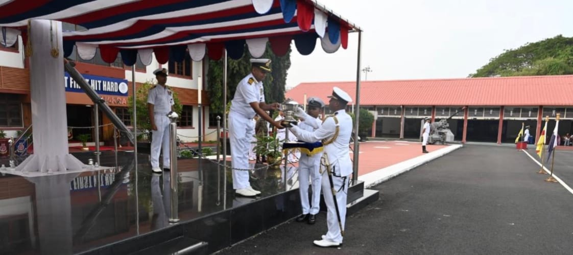 PASSING OUT PARADE OF LONG G F 082.0056 Image