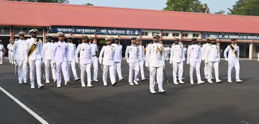 PASSING OUT PARADE OF LONG G F 082.0056 Image 1
