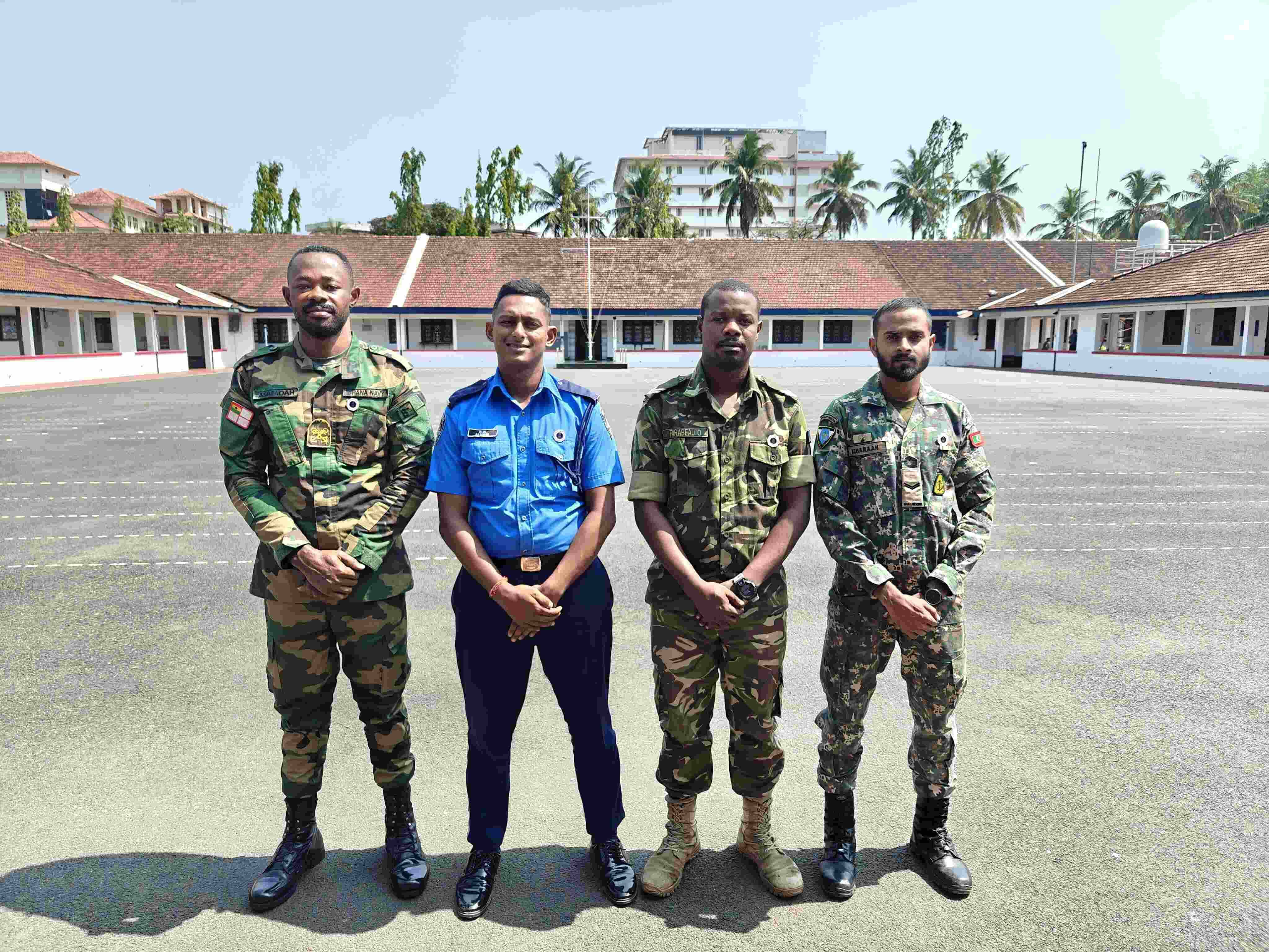 COM II INTERNATIONAL COURSE (86:1019) Image