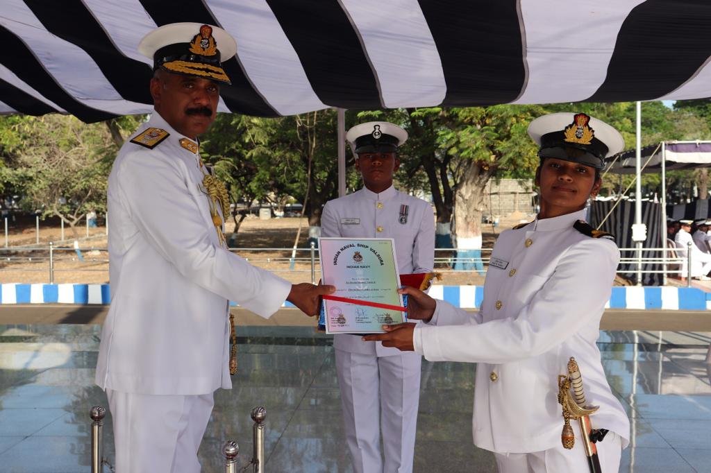 16 SSC (X/IT) COURSE PASSES OUT FROM INS VALSURA Image 1